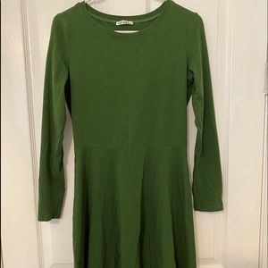 Green long sleeve midi dress